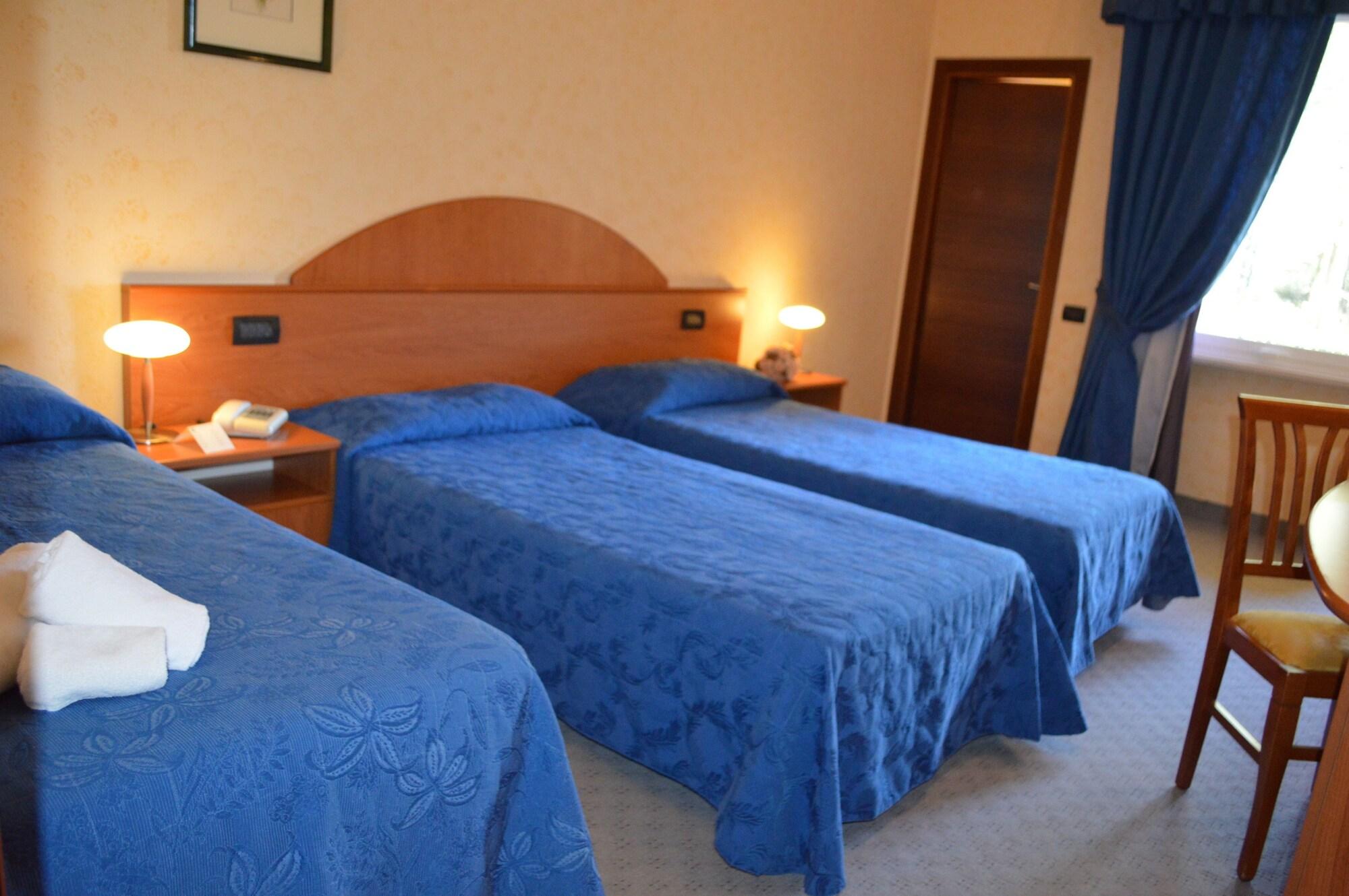 Hotel Bluebay Colle Della Trinita Perugia Corciano Exterior foto