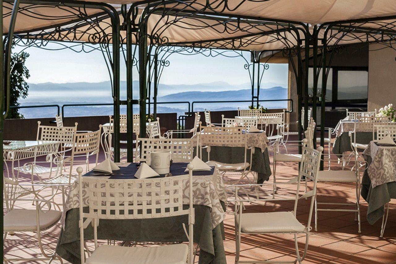 Hotel Bluebay Colle Della Trinita Perugia Corciano Exterior foto