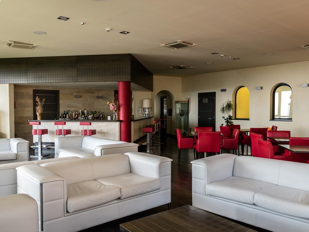 Hotel Bluebay Colle Della Trinita Perugia Corciano Exterior foto