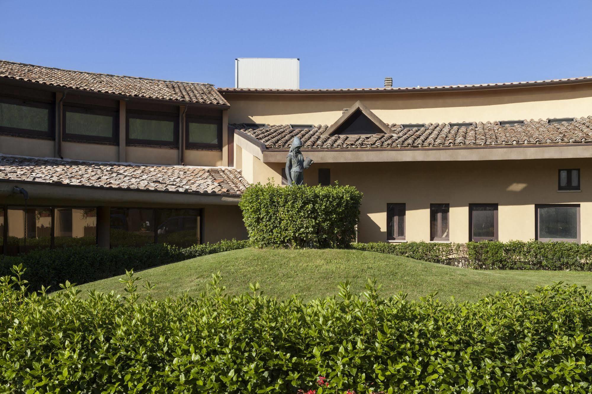 Hotel Bluebay Colle Della Trinita Perugia Corciano Exterior foto