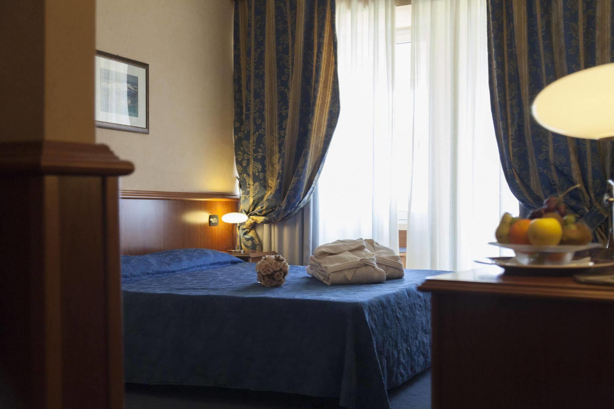Hotel Bluebay Colle Della Trinita Perugia Corciano Exterior foto